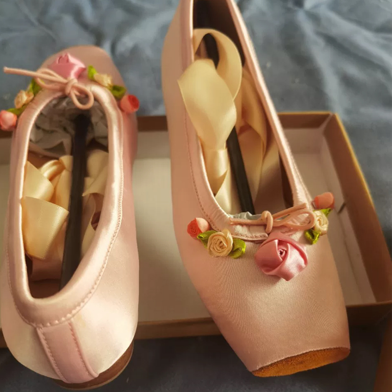 Zapatos Mary Jane de Satén Ros - Ribbon Tie Heel reseña y precio